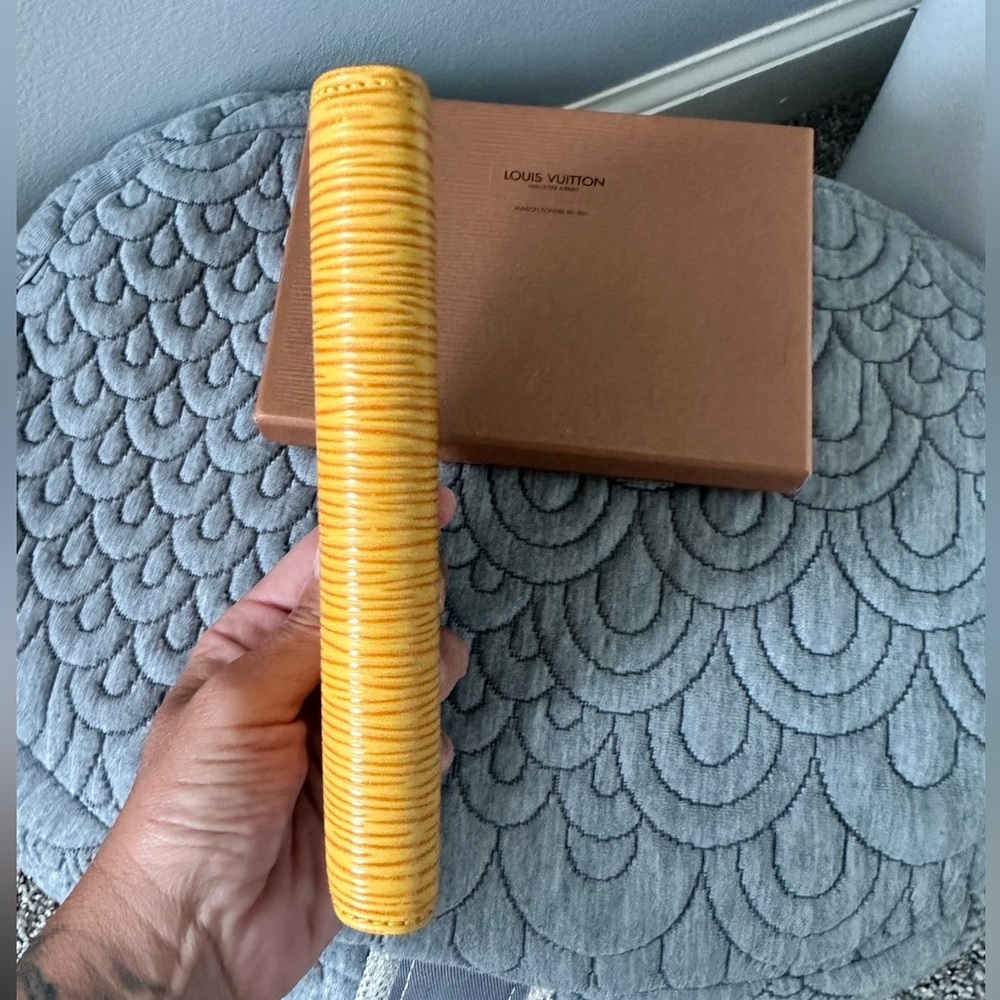 GUC💛Louis Vuitton Agenda Epi Leather Yellow Planner/Wallet - Picture 6 of 11